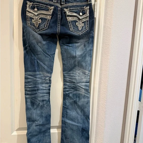 Stylish Blue Denim Jeans - Picture 2 of 3